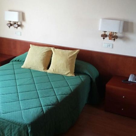 Hotel Bon Repos Bellver De Cerdanya Buitenkant foto