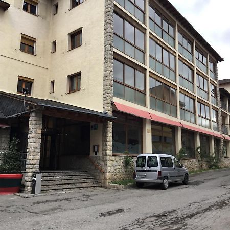 Hotel Bon Repos Bellver De Cerdanya Buitenkant foto