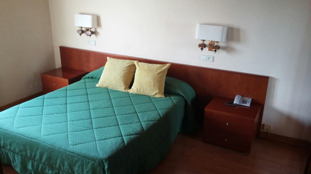 Hotel Bon Repos Bellver De Cerdanya Buitenkant foto