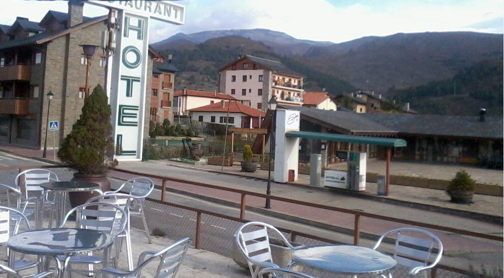 Hotel Bon Repos Bellver De Cerdanya Buitenkant foto