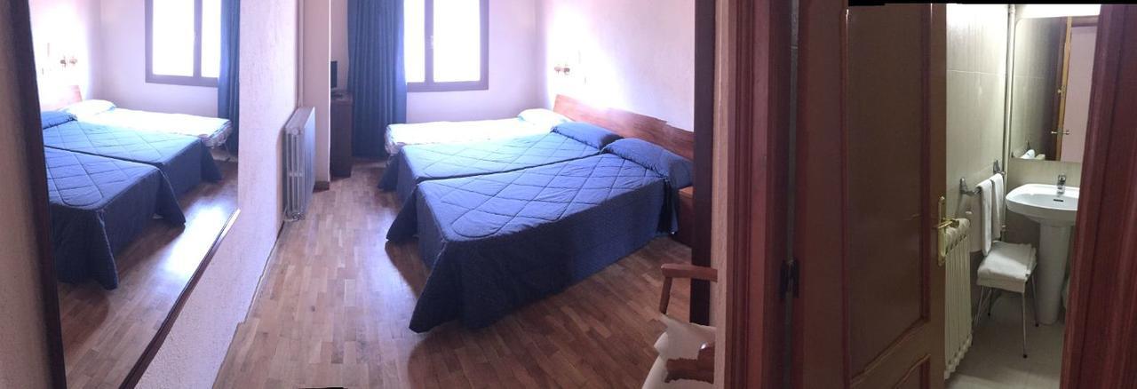 Hotel Bon Repos Bellver De Cerdanya Buitenkant foto